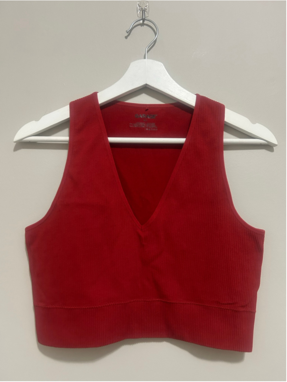 Women's Garage Ribbed V-Neck Crop Tank Top Red Size XL